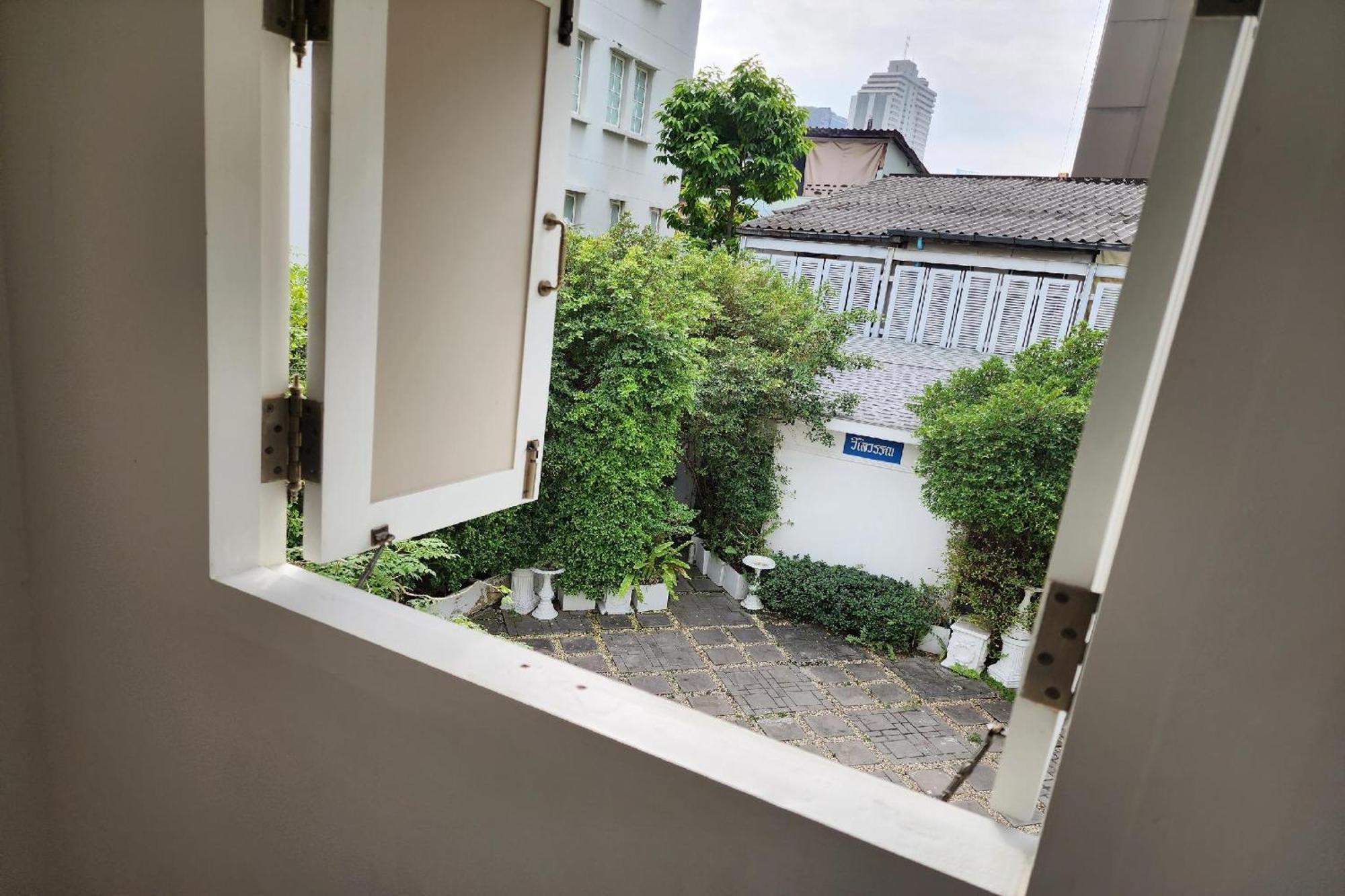 Forgotten Hostel Silom Bangkok Exterior photo